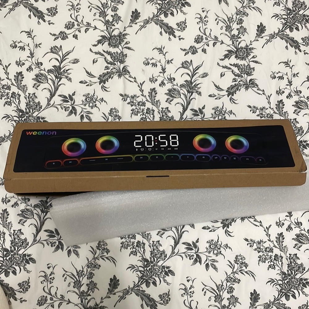 New in box Weenon sound bar